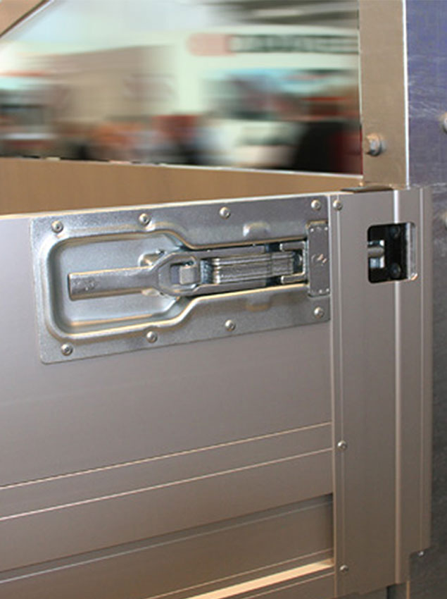 Inchizator oblon T, incastrat, zincat